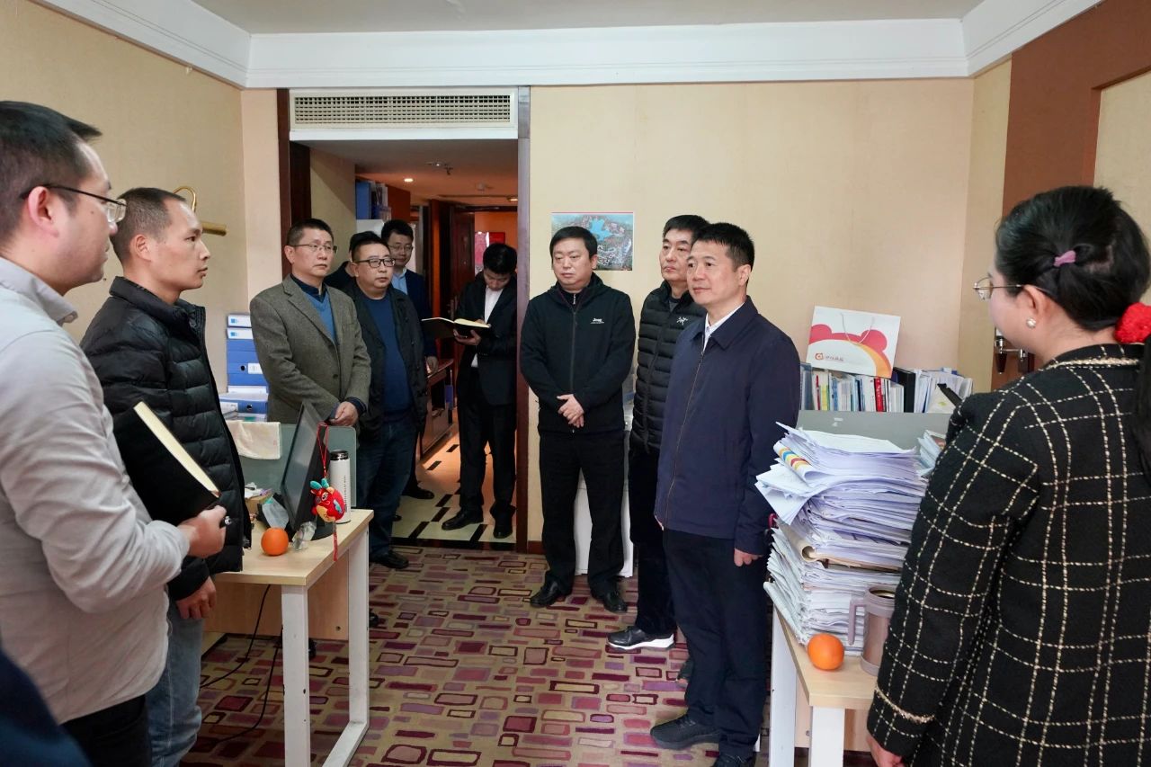 迎新春，鼓干劲，开新局！省尊龙凯时集团领导班子慰问总部干部员工